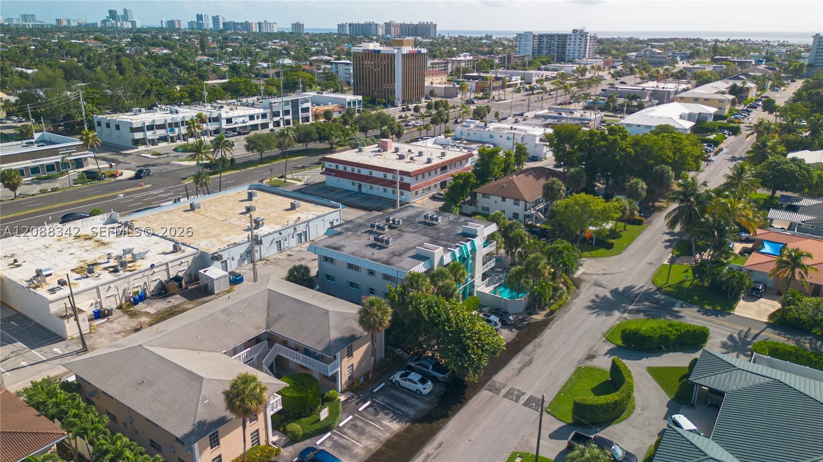 Real estate property located at 2715 49th St #103, Broward, Du Barry Condo, Fort Lauderdale, FL