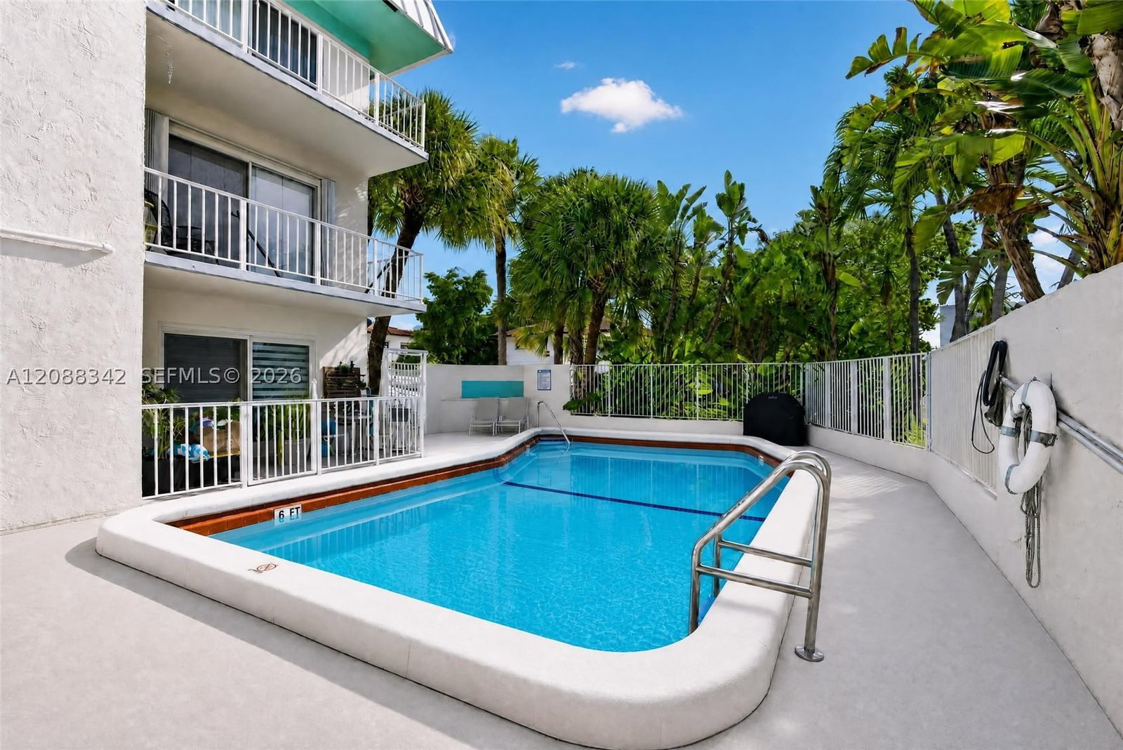 Real estate property located at 2715 49th St #103, Broward, Du Barry Condo, Fort Lauderdale, FL