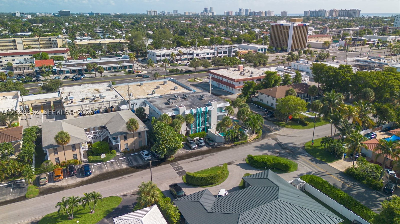 Real estate property located at 2715 49th St #103, Broward, Du Barry Condo, Fort Lauderdale, FL