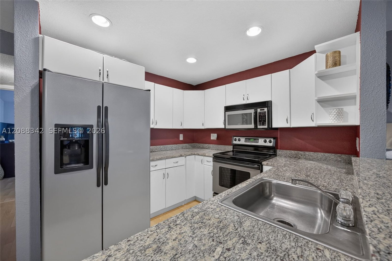 Real estate property located at 2715 49th St #103, Broward, Du Barry Condo, Fort Lauderdale, FL