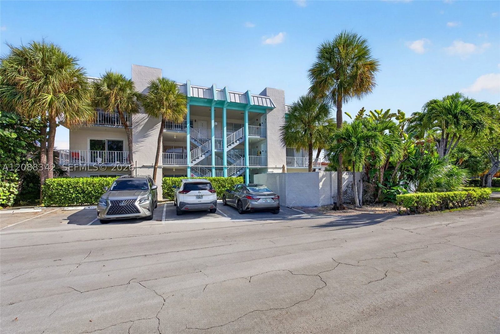 Real estate property located at 2715 49th St #103, Broward, Du Barry Condo, Fort Lauderdale, FL