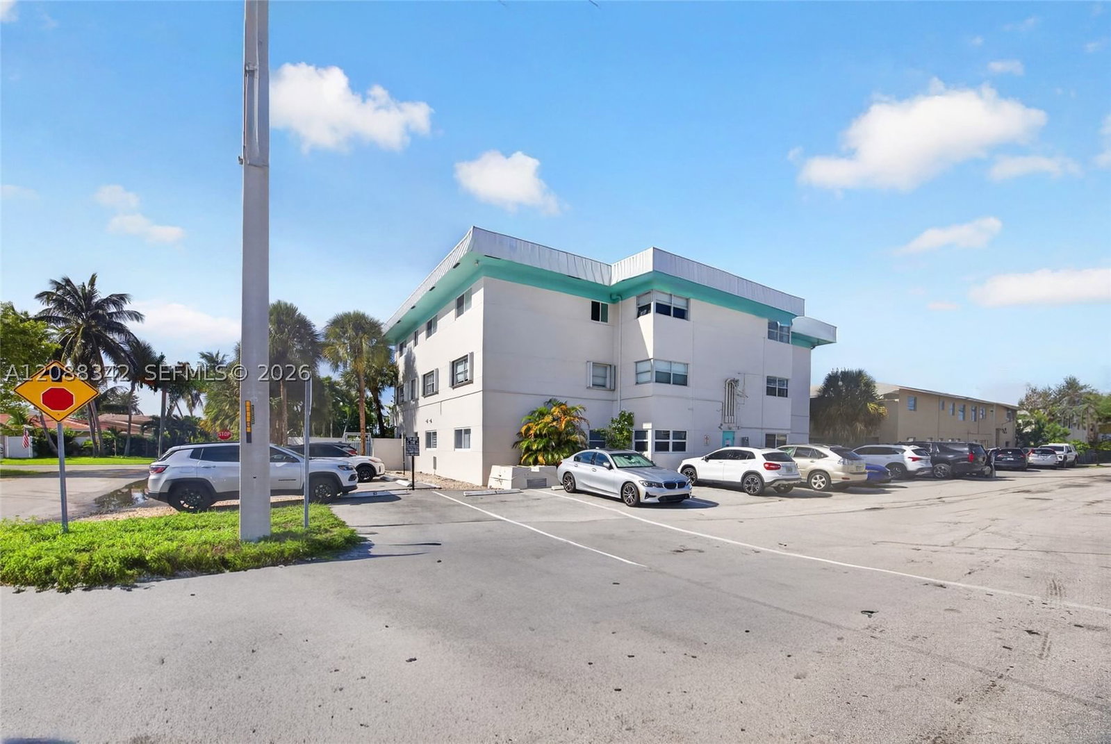 Real estate property located at 2715 49th St #103, Broward, Du Barry Condo, Fort Lauderdale, FL