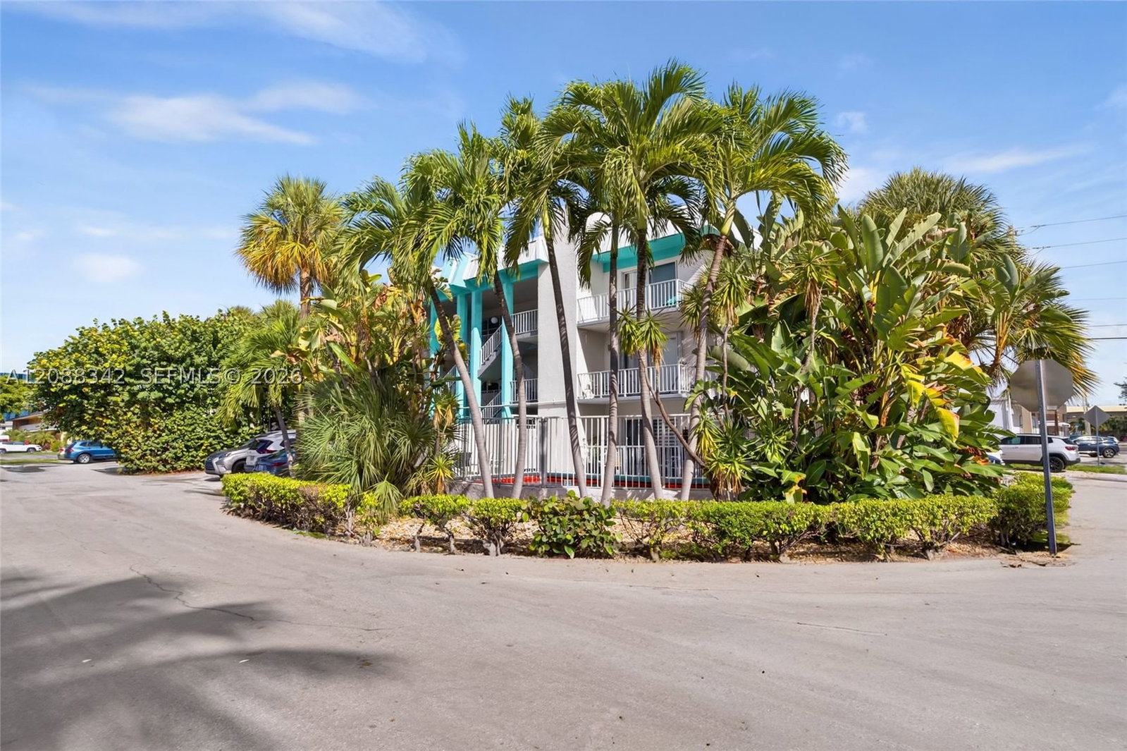 Real estate property located at 2715 49th St #103, Broward, Du Barry Condo, Fort Lauderdale, FL