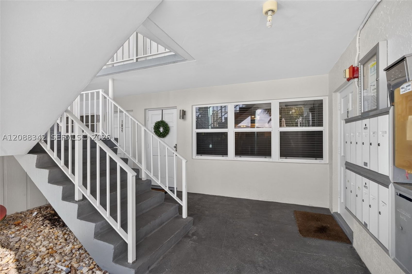 Real estate property located at 2715 49th St #103, Broward, Du Barry Condo, Fort Lauderdale, FL