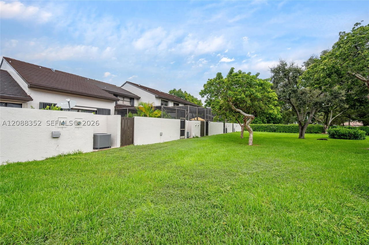 Real estate property located at 8999 133rd Ct B, Miami-dade, Calusa Point, Miami, FL