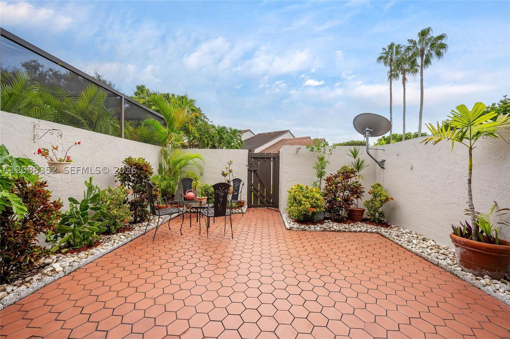 Real estate property located at 8999 133rd Ct B, Miami-dade, Calusa Point, Miami, FL