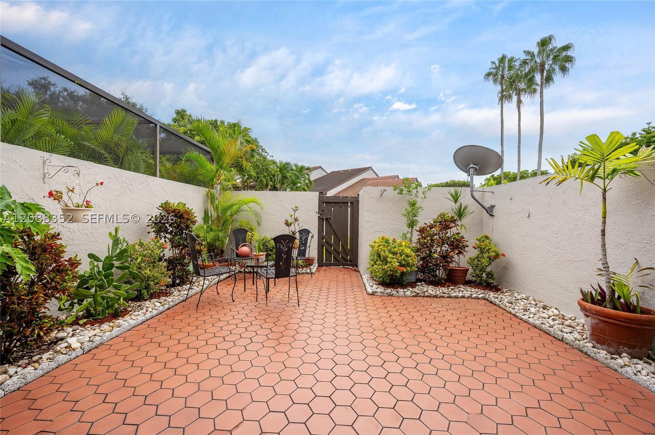 Real estate property located at 8999 133rd Ct B, Miami-dade, Calusa Point, Miami, FL
