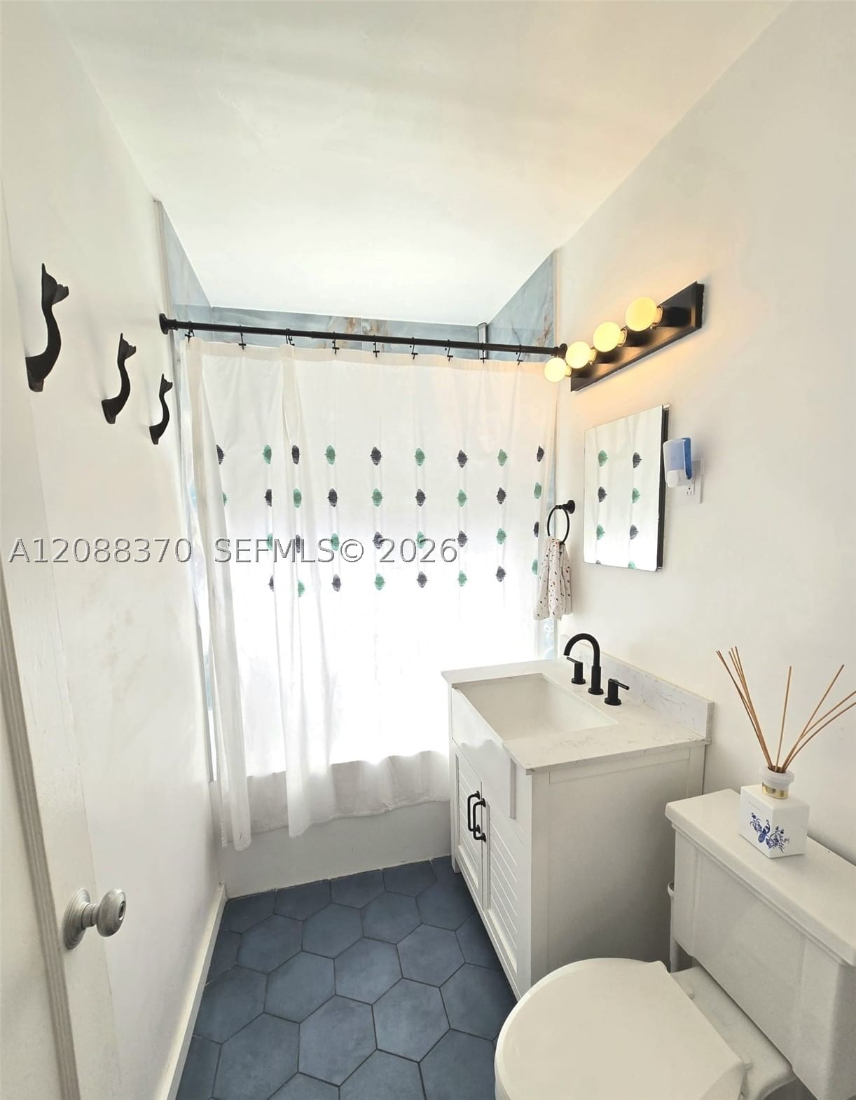 Real estate property located at 12660 4th Ave, Miami-dade, Griffing Biscayne Pk Est, North Miami, FL