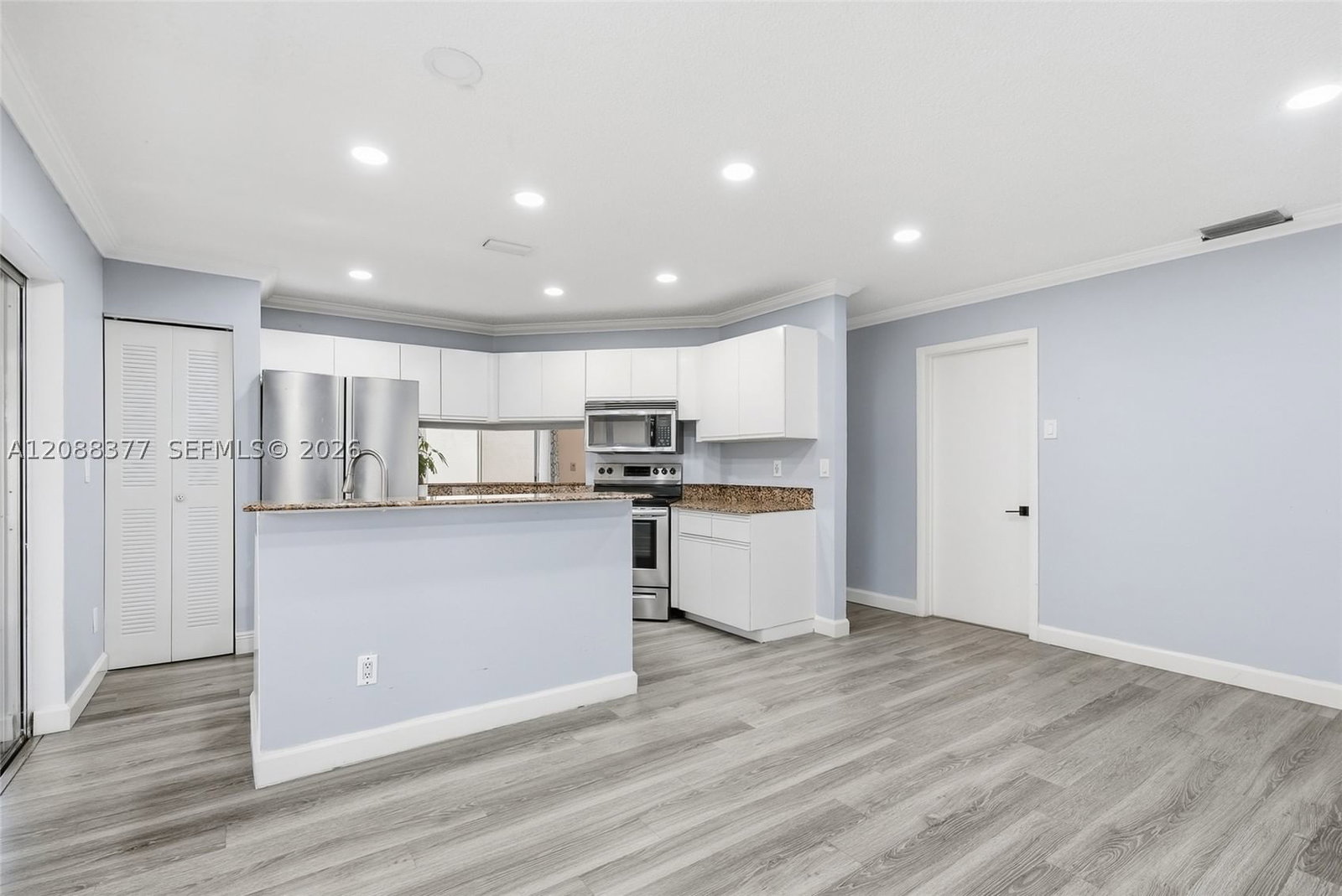 Real estate property located at 3724 107th Ter, Broward, Welleby Nw Quadrant, Sunrise, FL