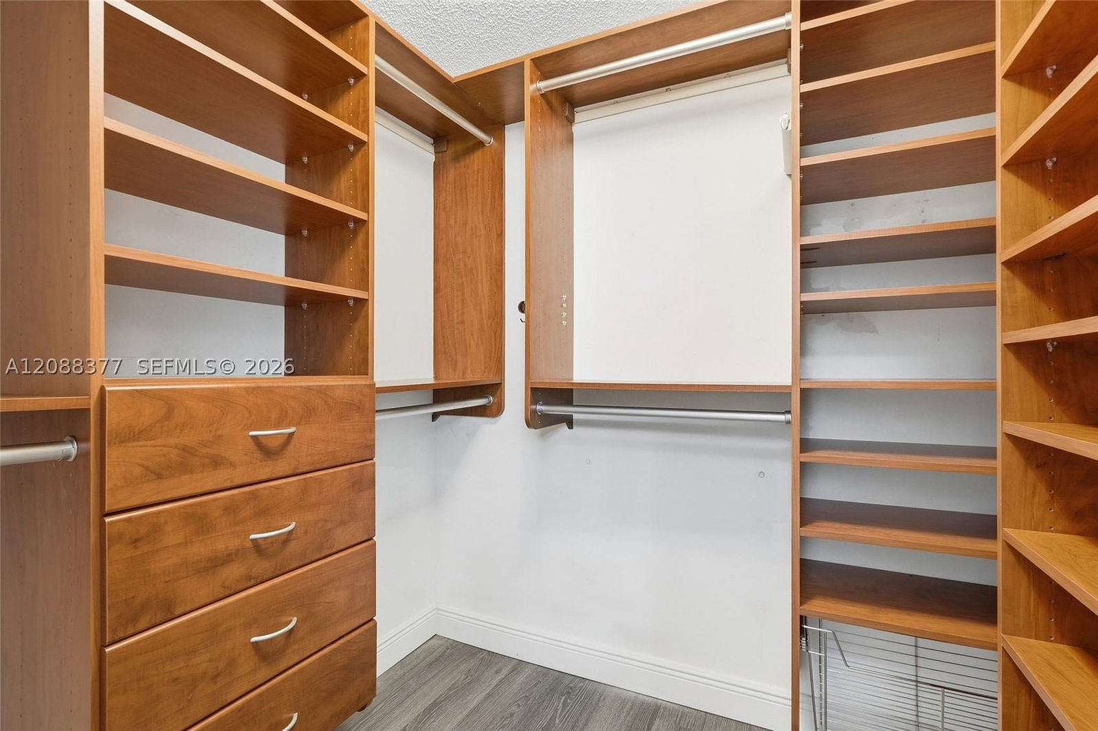 Real estate property located at 3724 107th Ter, Broward, Welleby Nw Quadrant, Sunrise, FL