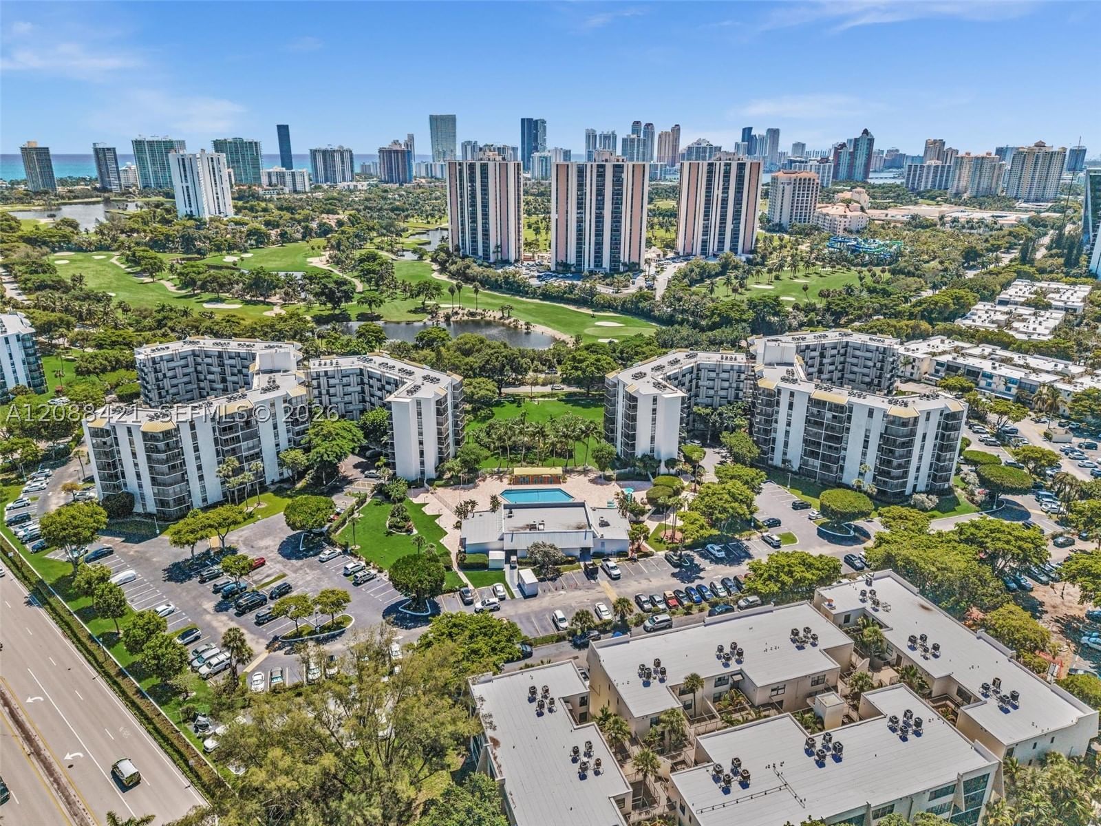 Real estate property located at 20400 Country Club Dr #711, Miami-dade, Biscaya Iv Condo, Aventura, FL