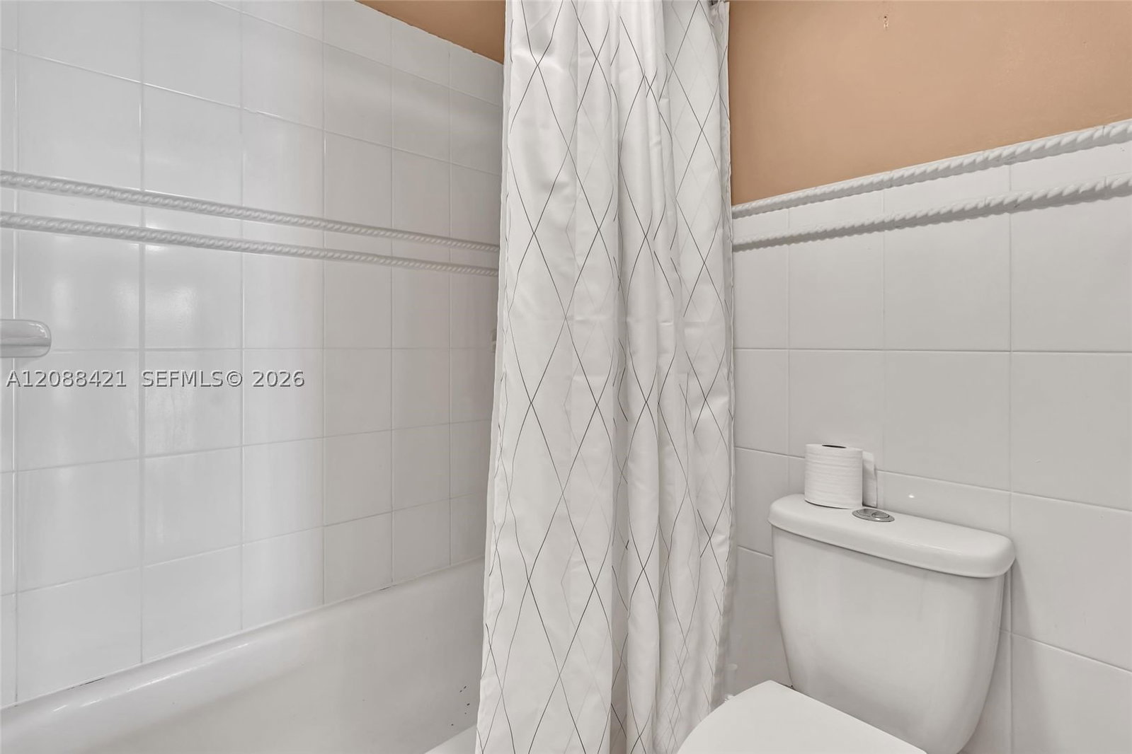 Real estate property located at 20400 Country Club Dr #711, Miami-dade, Biscaya Iv Condo, Aventura, FL