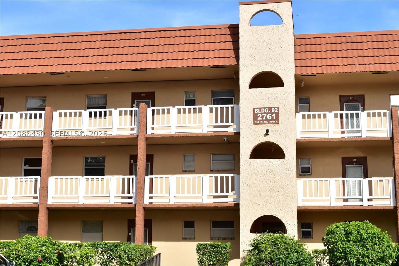 Real estate property located at 2761 Pine Island Rd #310, Broward, Sunrise Lakes 92 Condo, Sunrise, FL