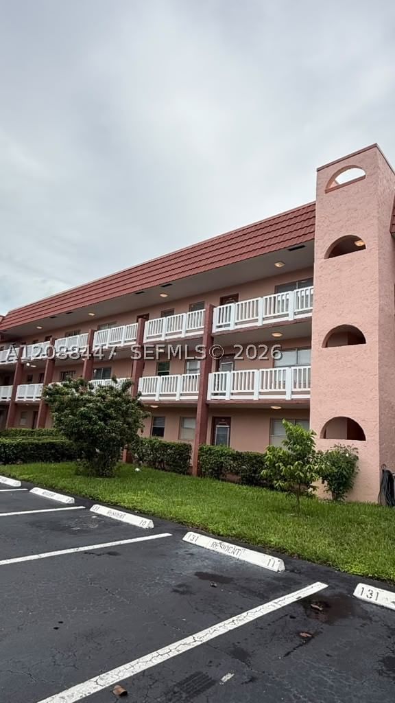 Real estate property located at 9641 Sunrise Lakes Blvd #305, Broward, Sunrise Lakes 131 Condo, Sunrise, FL