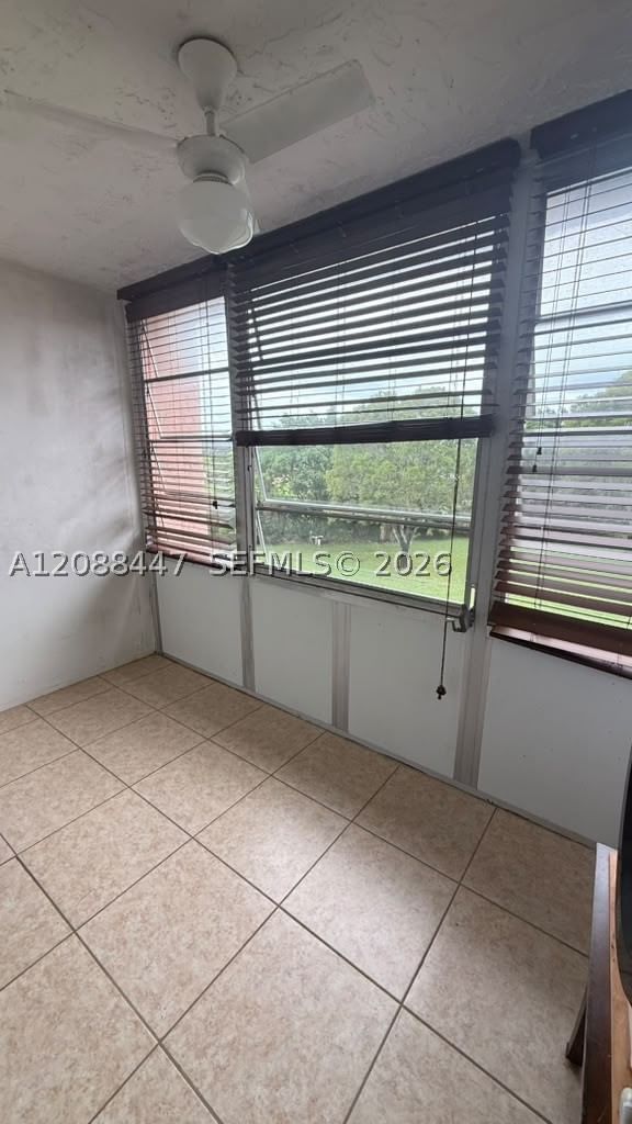 Real estate property located at 9641 Sunrise Lakes Blvd #305, Broward, Sunrise Lakes 131 Condo, Sunrise, FL