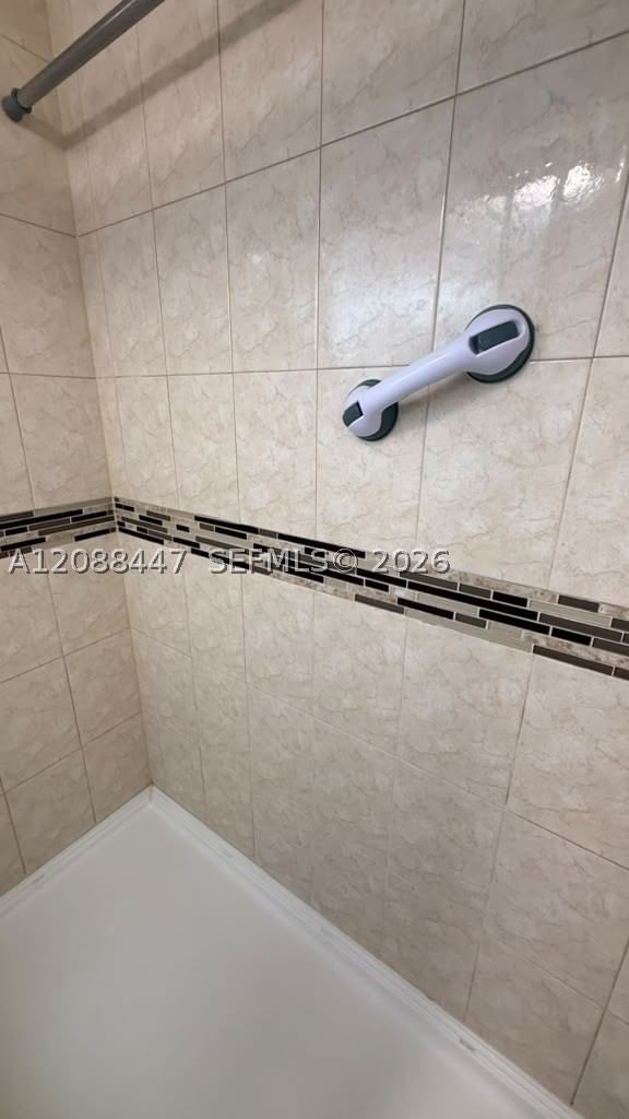 Real estate property located at 9641 Sunrise Lakes Blvd #305, Broward, Sunrise Lakes 131 Condo, Sunrise, FL