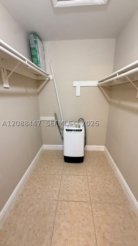 Real estate property located at 9641 Sunrise Lakes Blvd #305, Broward, Sunrise Lakes 131 Condo, Sunrise, FL