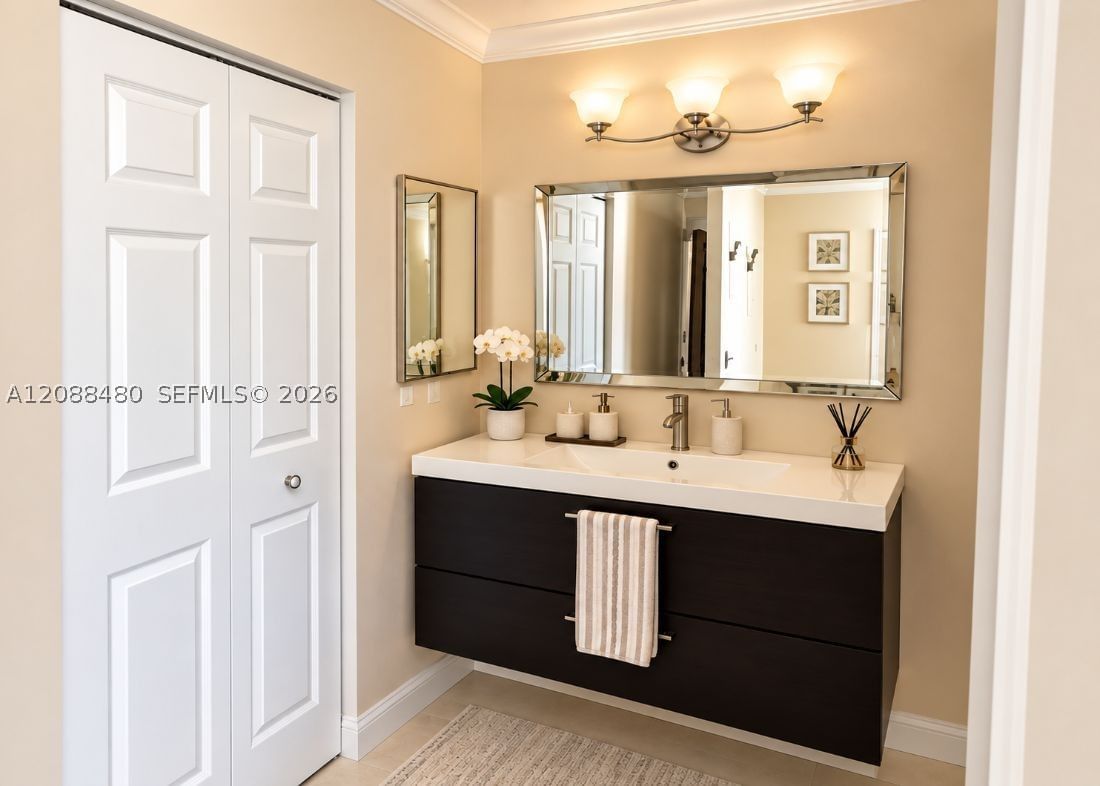 Real estate property located at 14901 80th St #210, Miami-dade, The Seasons Villas & Thms, Miami, FL