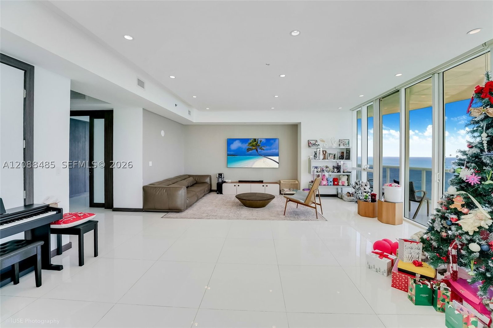 Real estate property located at 15901 Collins Ave #2701, Miami-dade, Tdr Tower Ii Condo, Sunny Isles Beach, FL