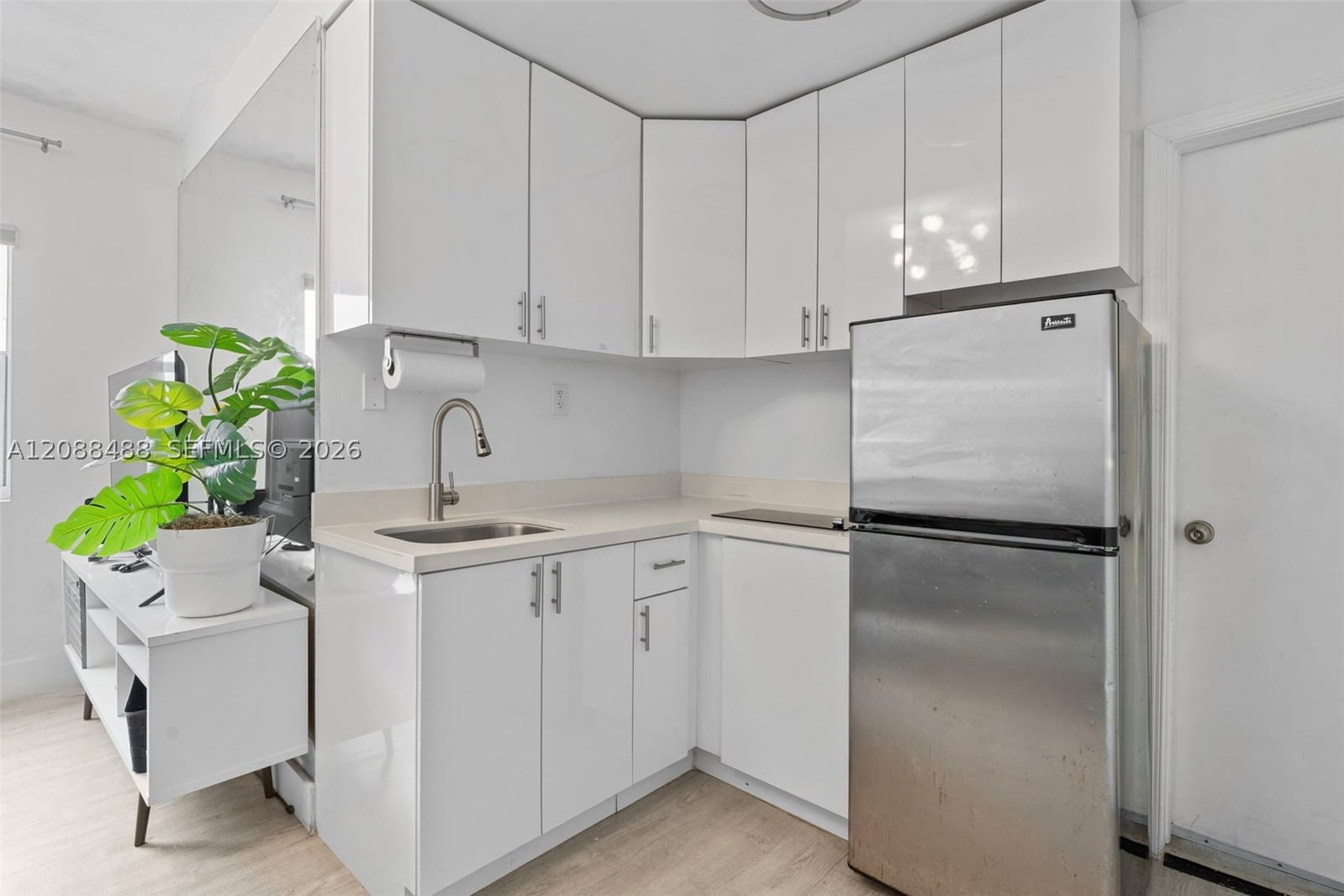 Real estate property located at 335 Ocean Dr #106, Miami-dade, Ocean Walk On South Beach, Miami Beach, FL