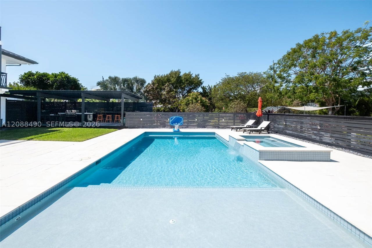 Real estate property located at 55 Ocean Front Dr, Monroe, Amended & Extended Plat O, Key Largo, FL