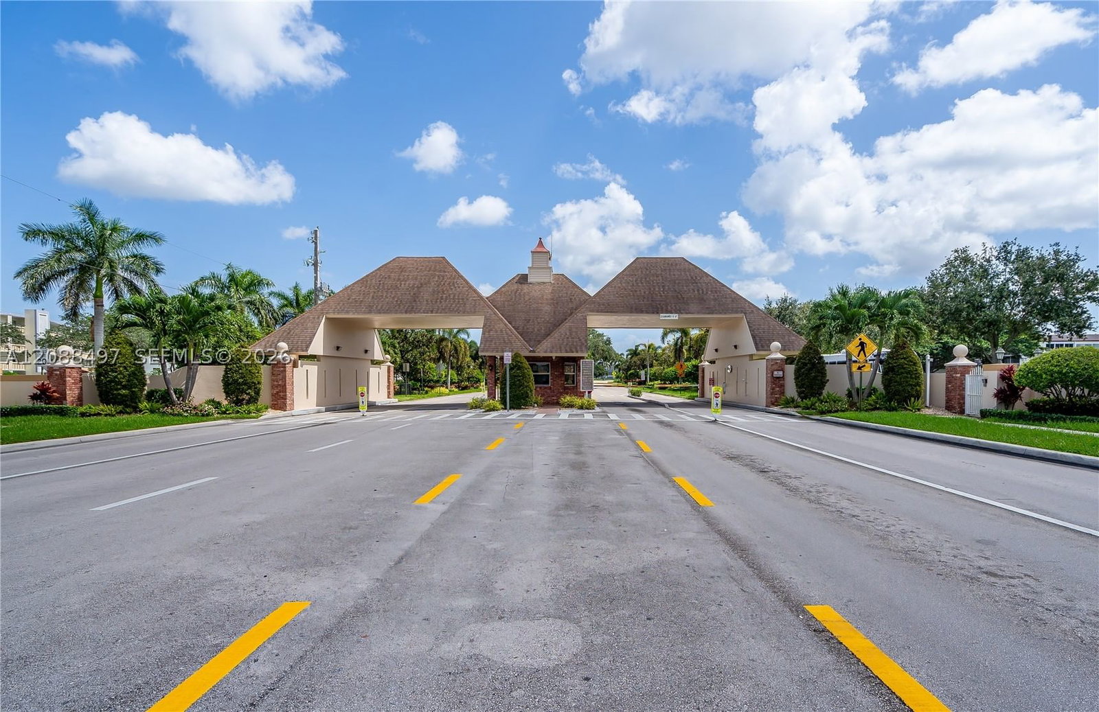 Real estate property located at 523 Fanshaw M #523, Palm Beach, Fanshaw At Century Villag, Boca Raton, FL