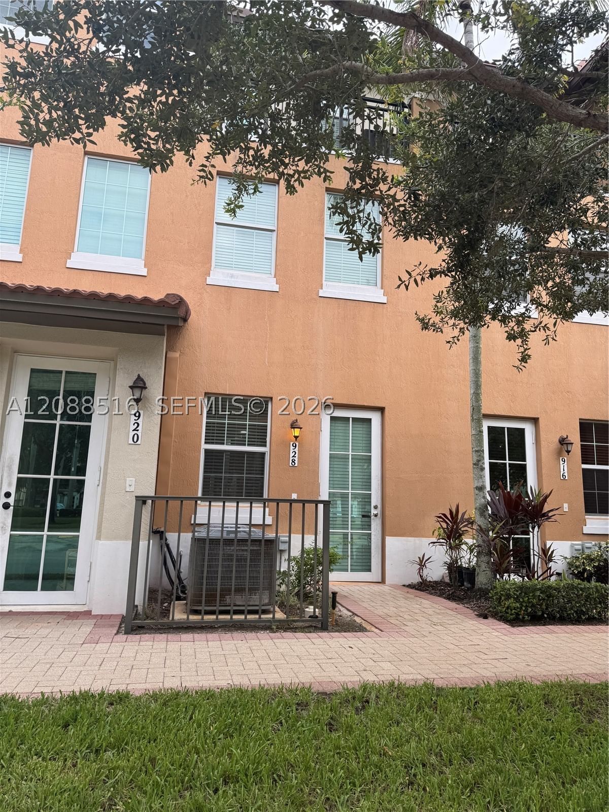 Real estate property located at 928 147th Ave #2906, Broward, Cobblestone Ii, Pembroke Pines, FL