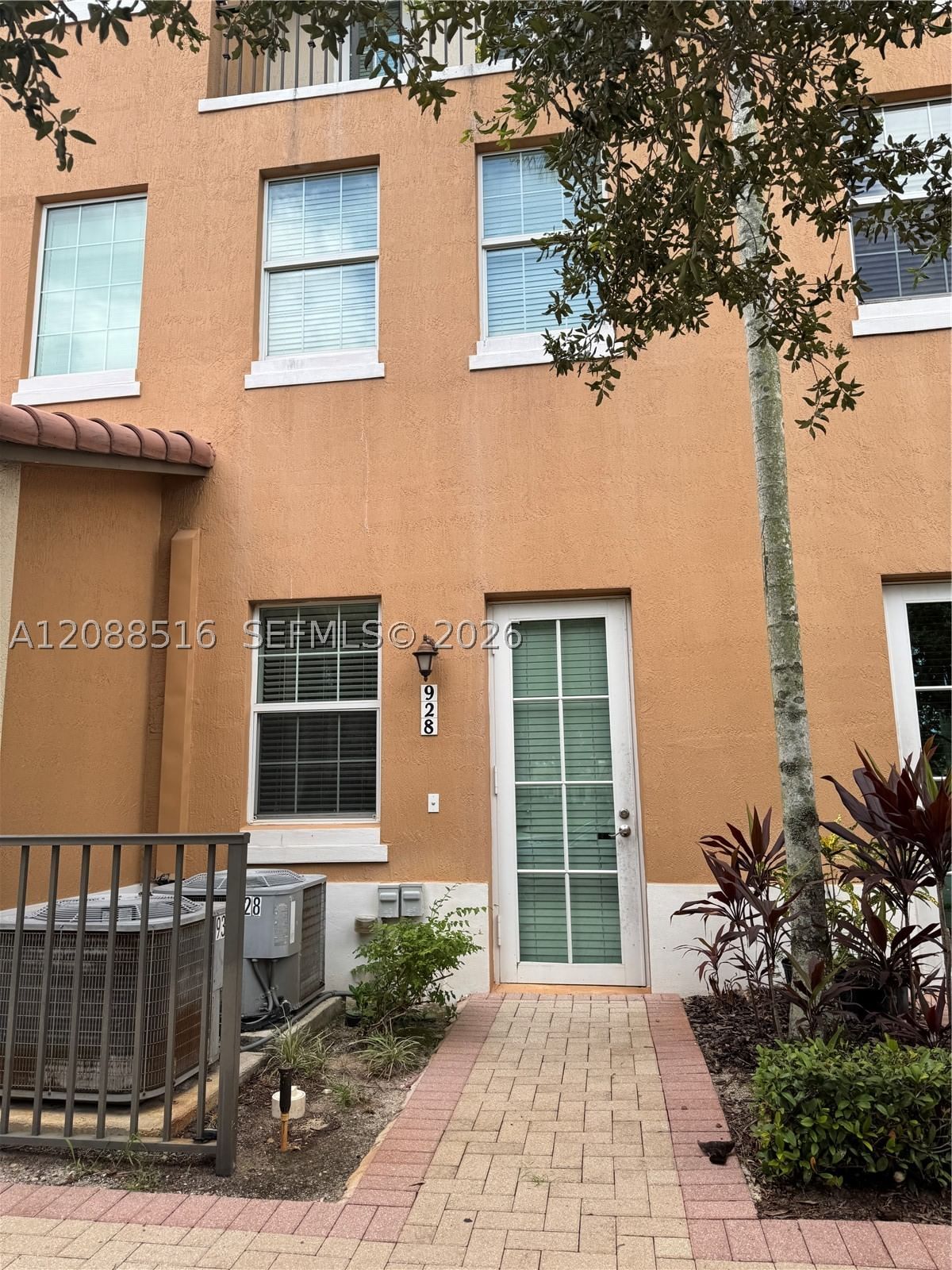 Real estate property located at 928 147th Ave #2906, Broward, Cobblestone Ii, Pembroke Pines, FL