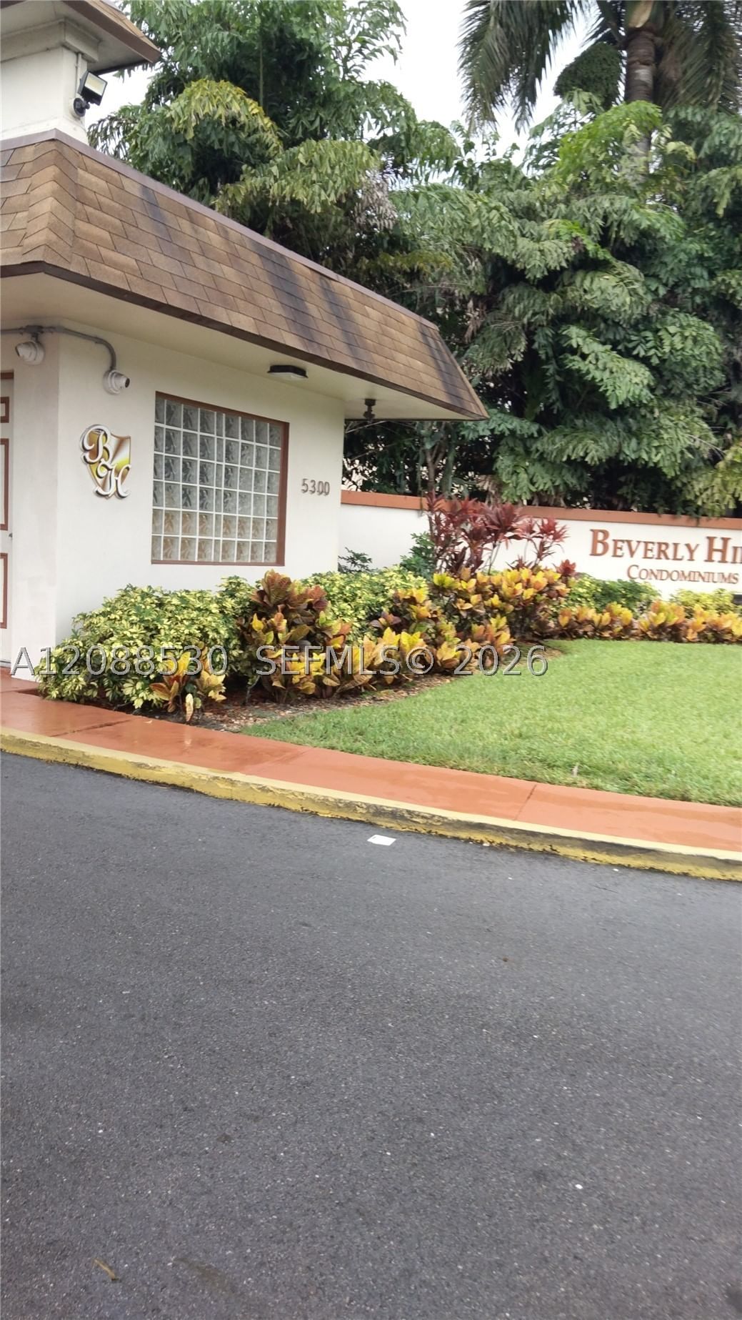 Real estate property located at 5300 Washington St #225G, Broward, Beverly Hills Condo, Hollywood, FL