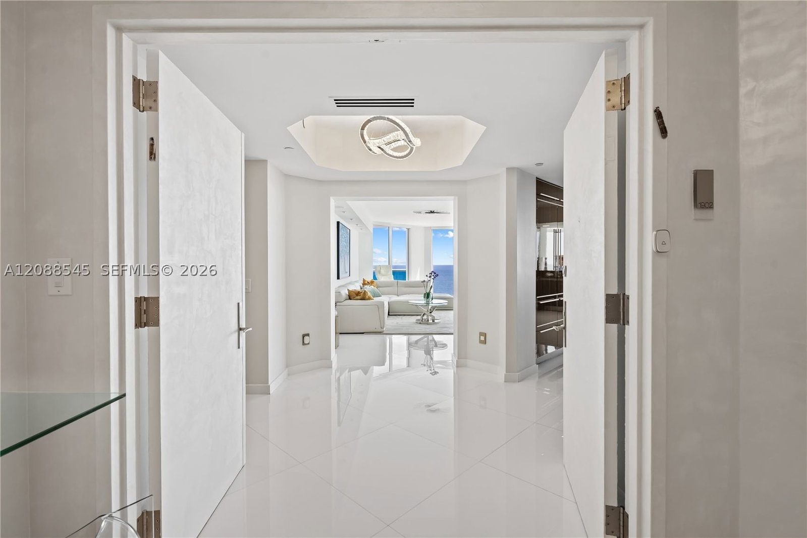 Real estate property located at 2711 Ocean Dr #1902, Broward, 2711 Hollywood Beach Cond, Hollywood, FL