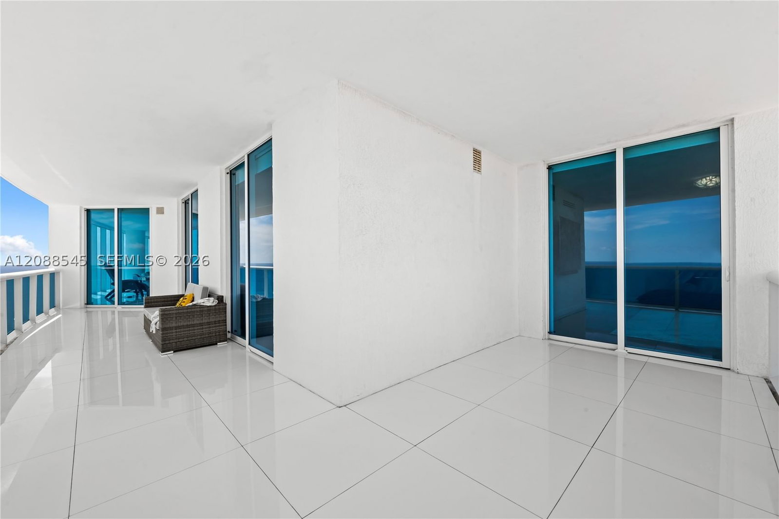 Real estate property located at 2711 Ocean Dr #1902, Broward, 2711 Hollywood Beach Cond, Hollywood, FL