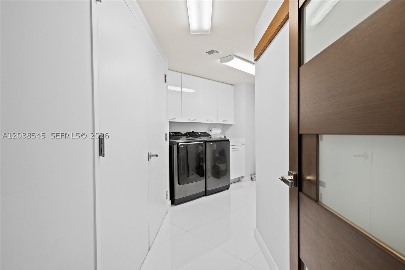 Real estate property located at 2711 Ocean Dr #1902, Broward, 2711 Hollywood Beach Cond, Hollywood, FL