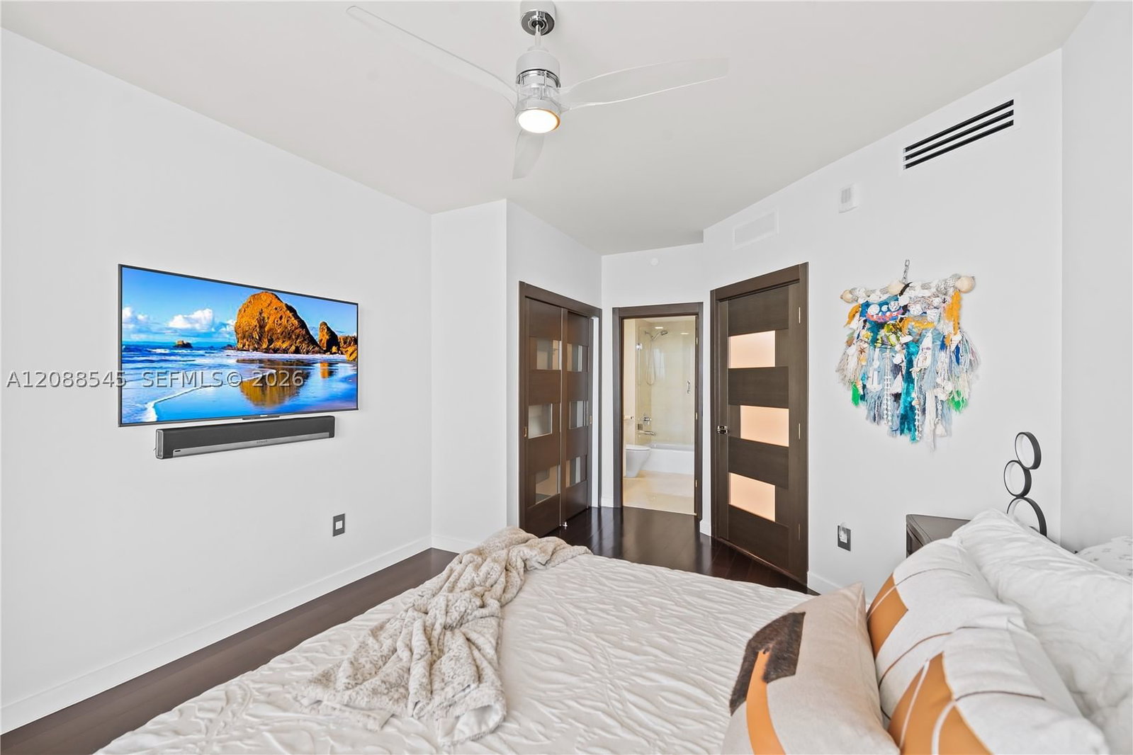 Real estate property located at 2711 Ocean Dr #1902, Broward, 2711 Hollywood Beach Cond, Hollywood, FL