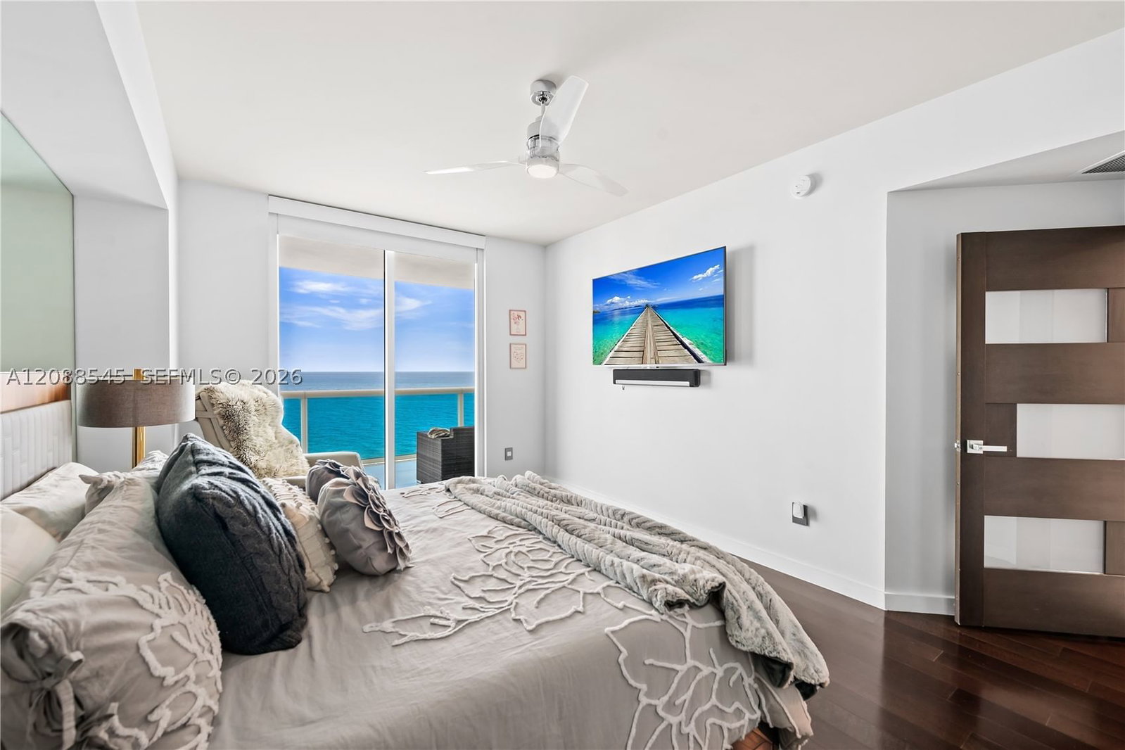 Real estate property located at 2711 Ocean Dr #1902, Broward, 2711 Hollywood Beach Cond, Hollywood, FL