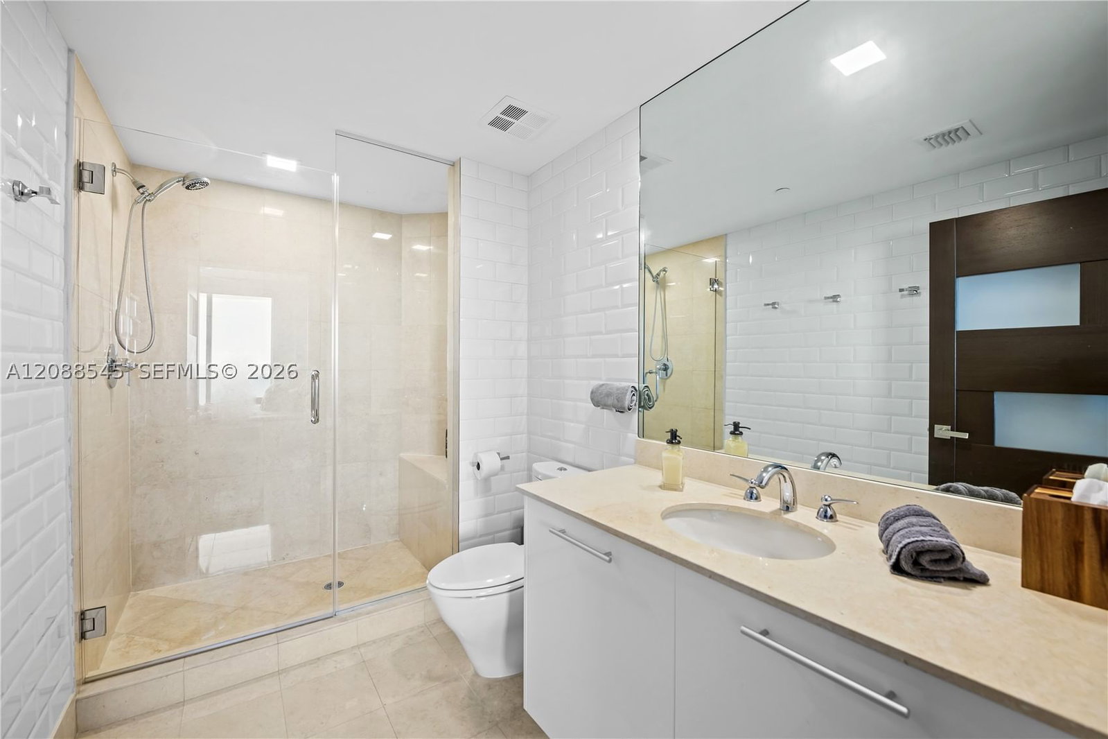 Real estate property located at 2711 Ocean Dr #1902, Broward, 2711 Hollywood Beach Cond, Hollywood, FL