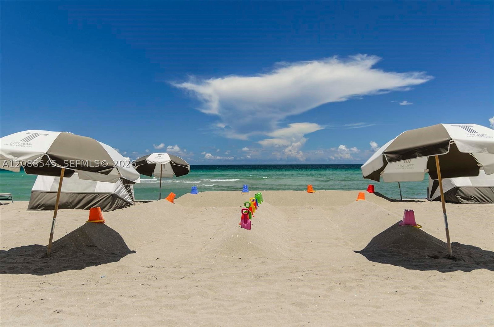 Real estate property located at 2711 Ocean Dr #1902, Broward, 2711 Hollywood Beach Cond, Hollywood, FL