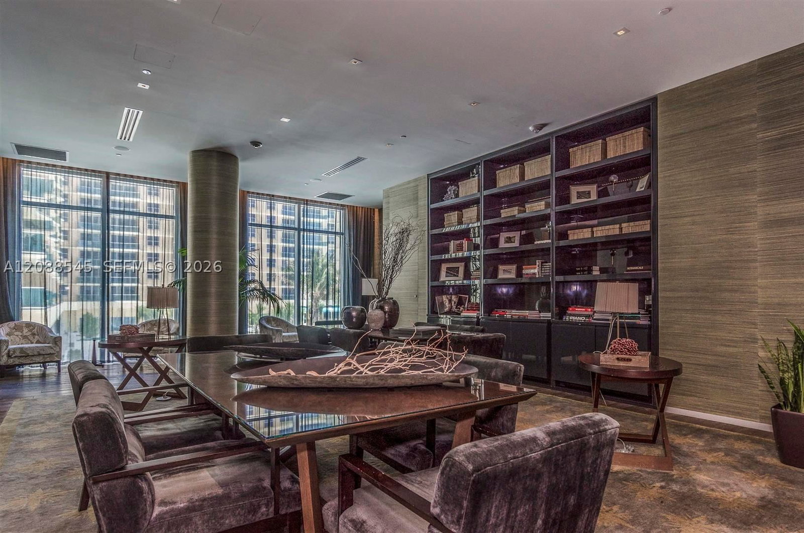 Real estate property located at 2711 Ocean Dr #1902, Broward, 2711 Hollywood Beach Cond, Hollywood, FL