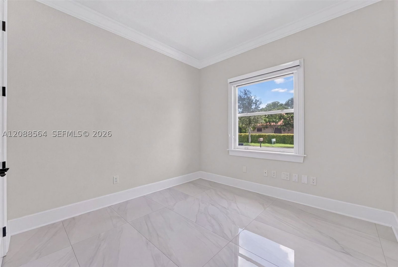 Real estate property located at 14940 89th Ave, Miami-dade, Genesis Gardens, Miami Lakes, FL