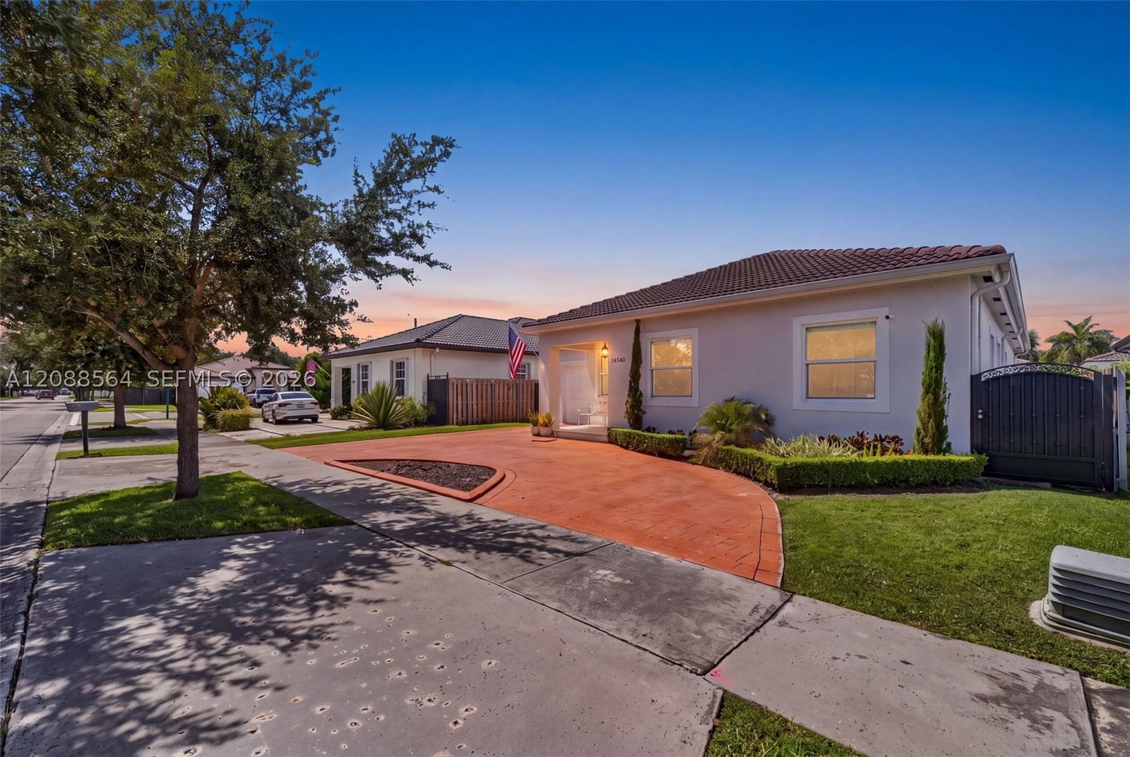 Real estate property located at 14940 89th Ave, Miami-dade, Genesis Gardens, Miami Lakes, FL
