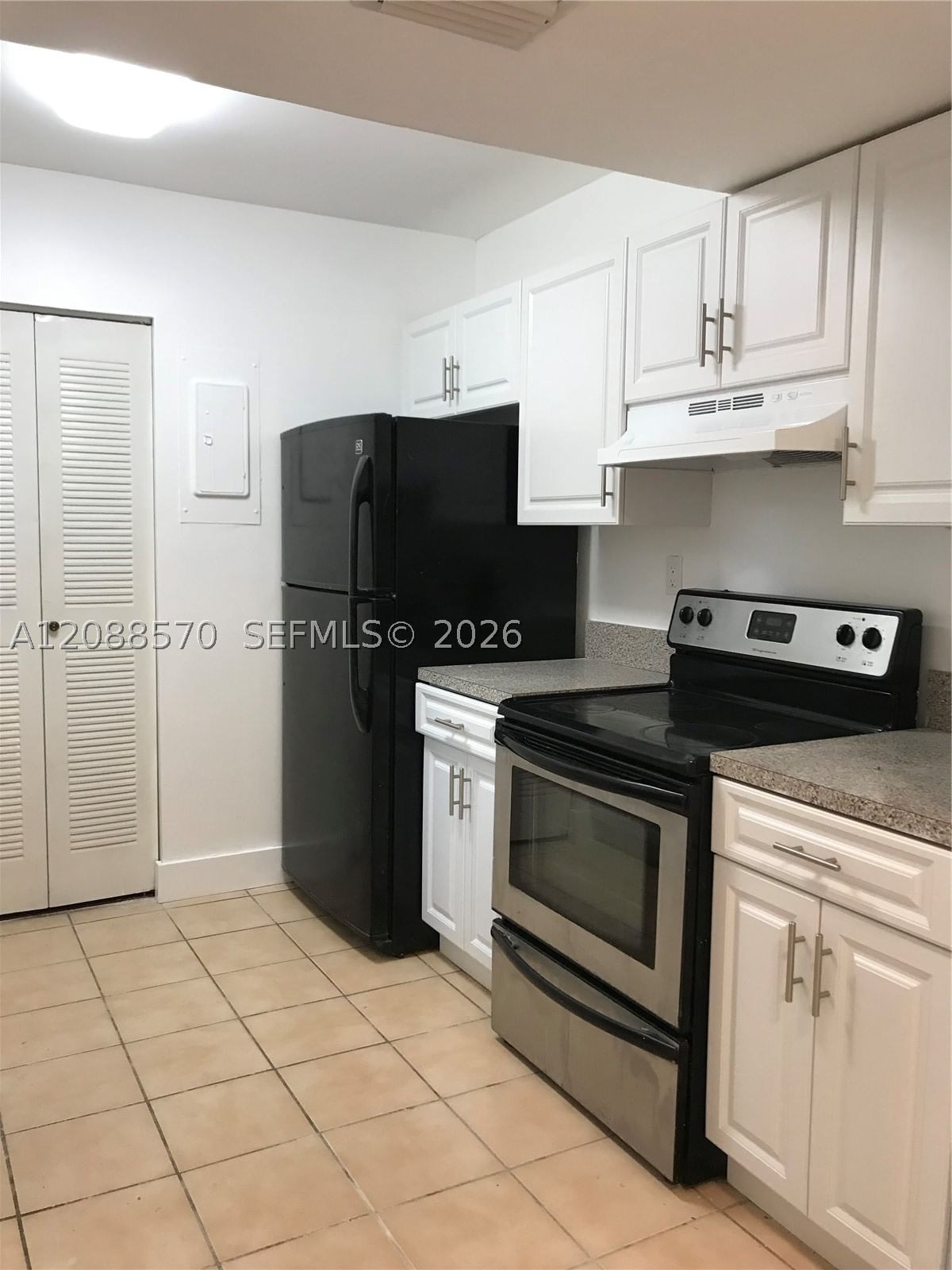 Real estate property located at 666 114th Ave #203, Miami-dade, Soleil Lake Condo, Sweetwater, FL