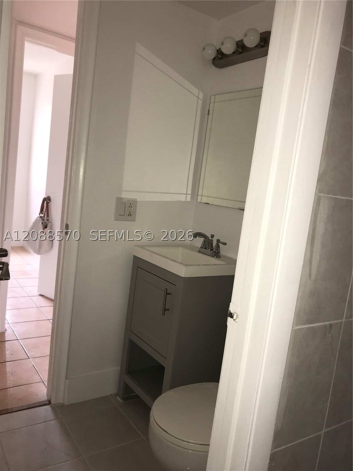 Real estate property located at 666 114th Ave #203, Miami-dade, Soleil Lake Condo, Sweetwater, FL
