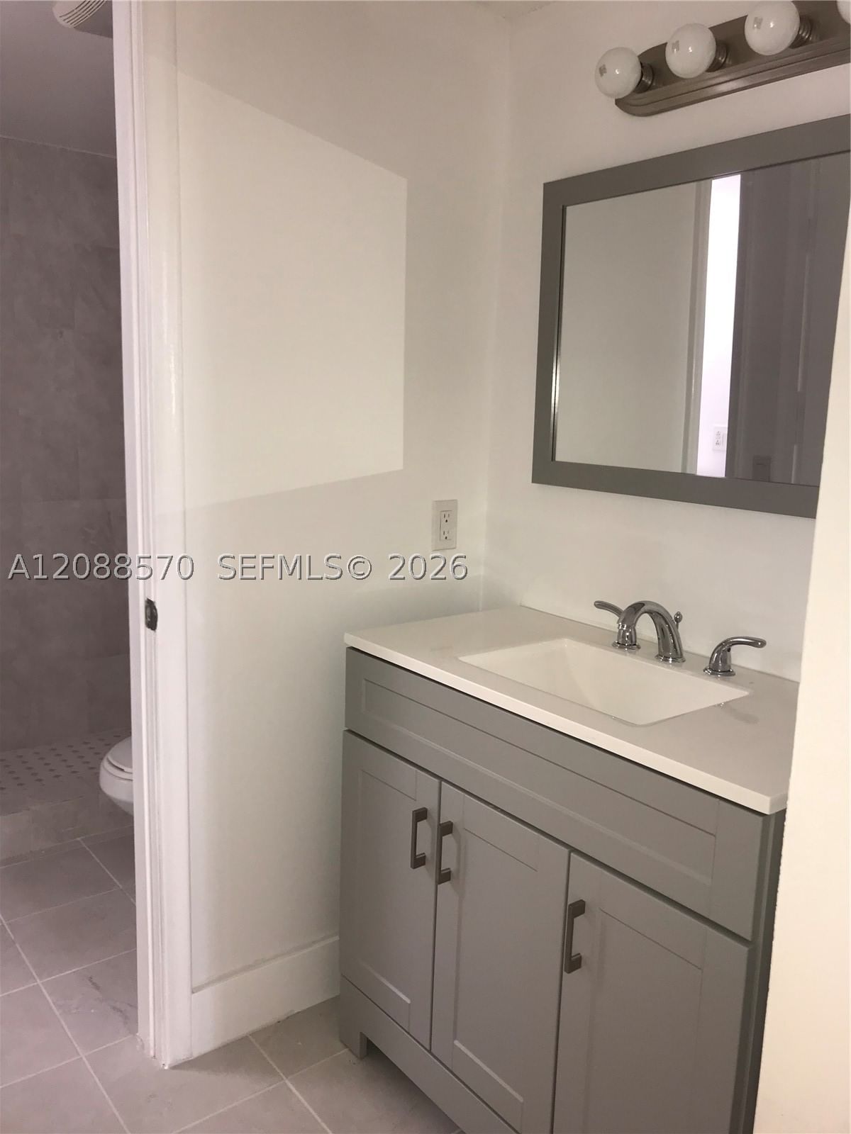 Real estate property located at 666 114th Ave #203, Miami-dade, Soleil Lake Condo, Sweetwater, FL