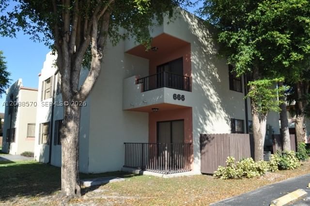 Real estate property located at 666 114th Ave #203, Miami-dade, Soleil Lake Condo, Sweetwater, FL