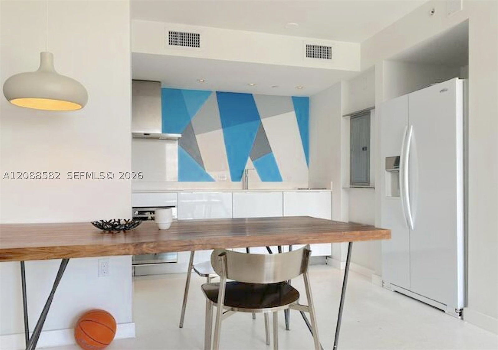 Real estate property located at 1035 West Ave #704, Miami-dade, Mirador 1035 Condo, Miami Beach, FL