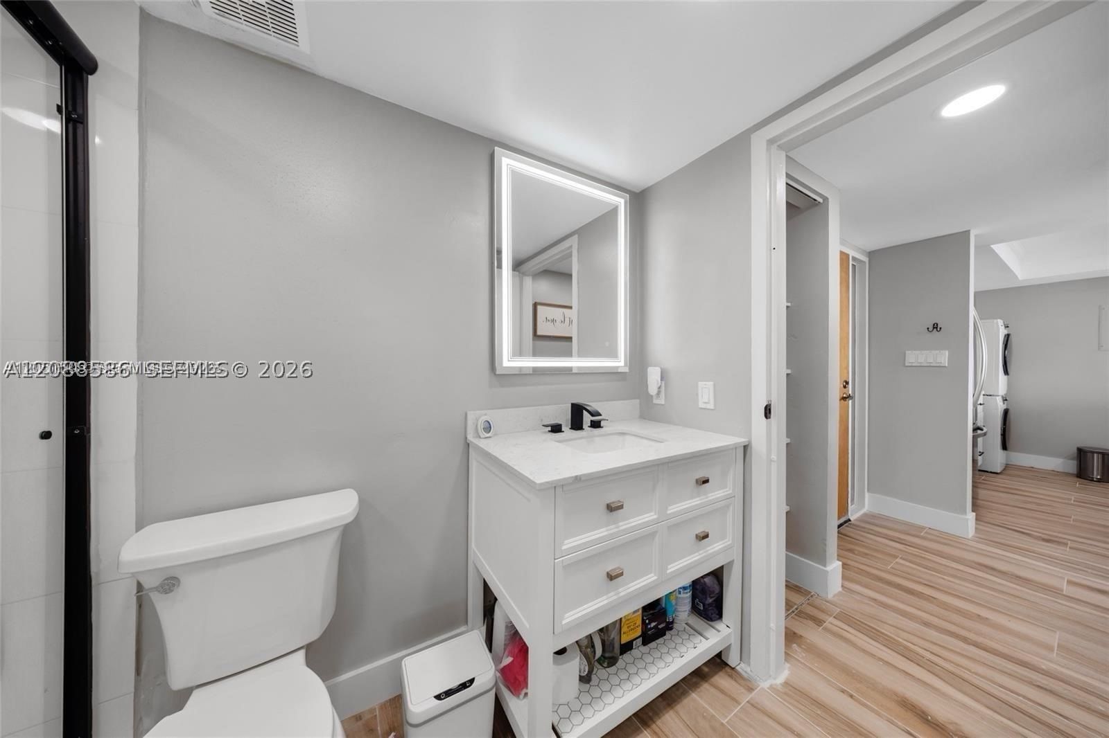 Real estate property located at 7601 Treasure Dr #1722, Miami-dade, The Grandview Palace Cond, North Bay Village, FL