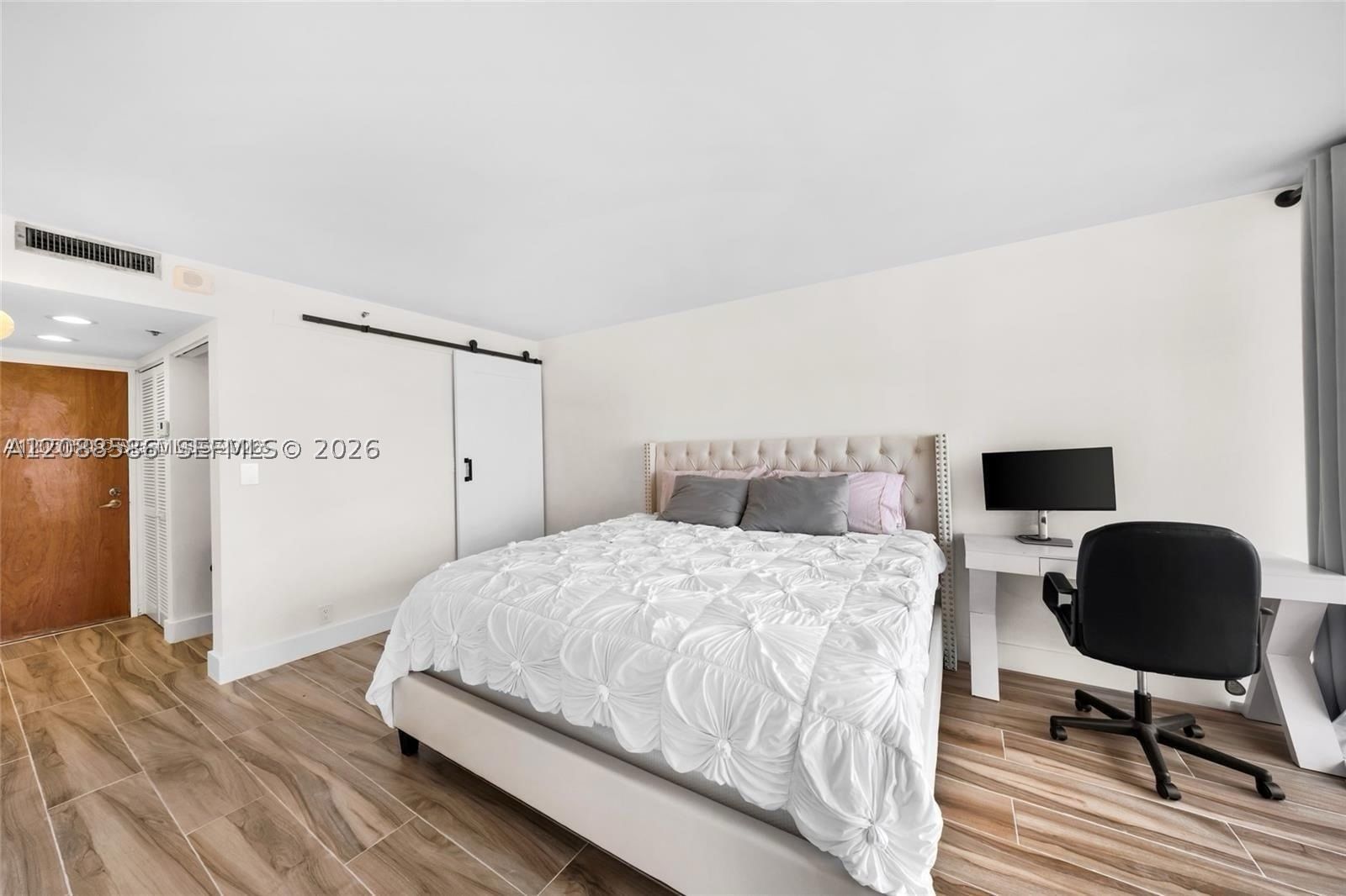 Real estate property located at 7601 Treasure Dr #1722, Miami-dade, The Grandview Palace Cond, North Bay Village, FL