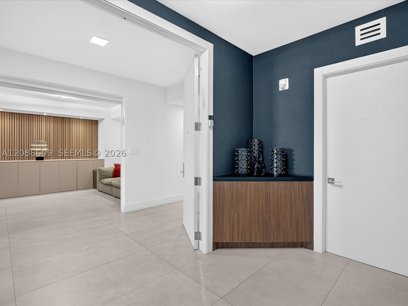 Real estate property located at 3201 183rd St #402, Miami-dade, The Peninsula Condo, Aventura, FL