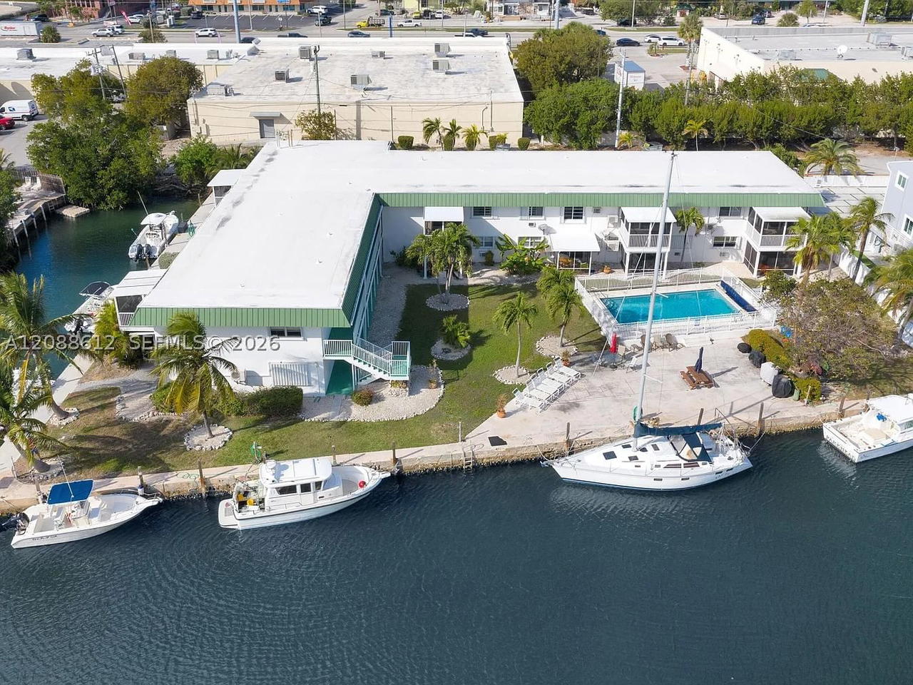 Real estate property located at 5301 Ocean Ter #1, Monroe, Trade Winds West, Marathon, FL