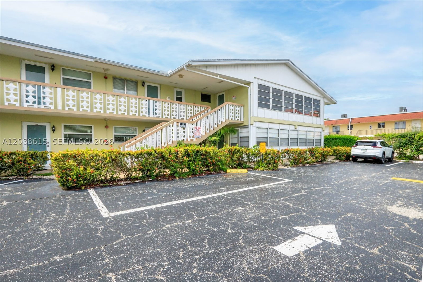 Real estate property located at 960 Crystal Lake Dr #112, Broward, Crystal Lake 960 Condo, Deerfield Beach, FL