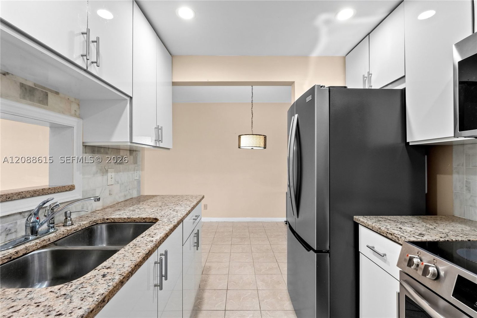Real estate property located at 960 Crystal Lake Dr #112, Broward, Crystal Lake 960 Condo, Deerfield Beach, FL